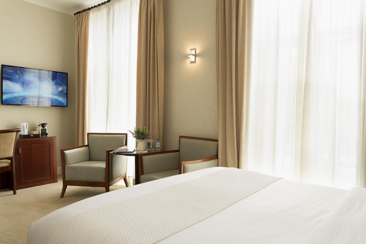 Hotel Savoy Saint Helier Exterior photo